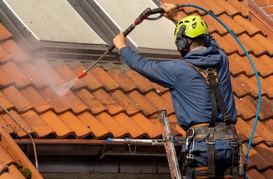 Démoussage et hydrofuge de toiture à Courmont